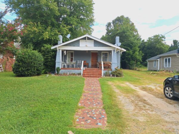 38XX Oak Grove Ave,  Greensboro, NC 27405