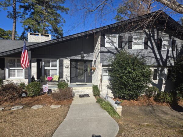 1105 Longleaf Dr, Fayetteville, NC 28305