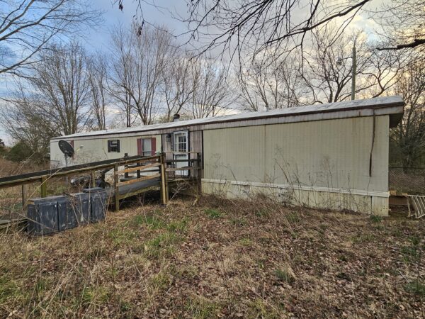 5668 Pleasant Hill Rd, Seagrove, NC 27341